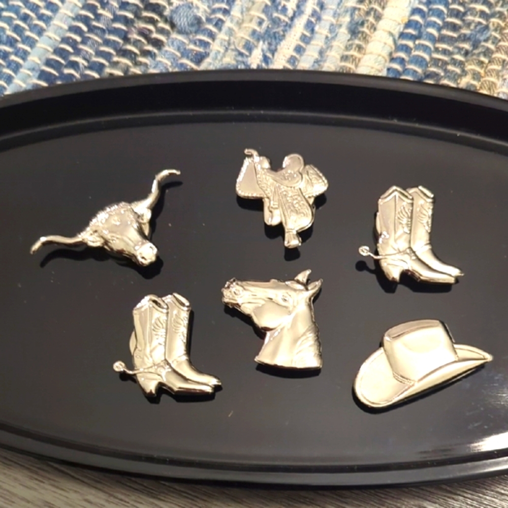 VINTAGE WESTERN COWBOY BUTTON COVERS Silver tone x (6)